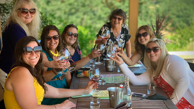 larger oregon wine touring group